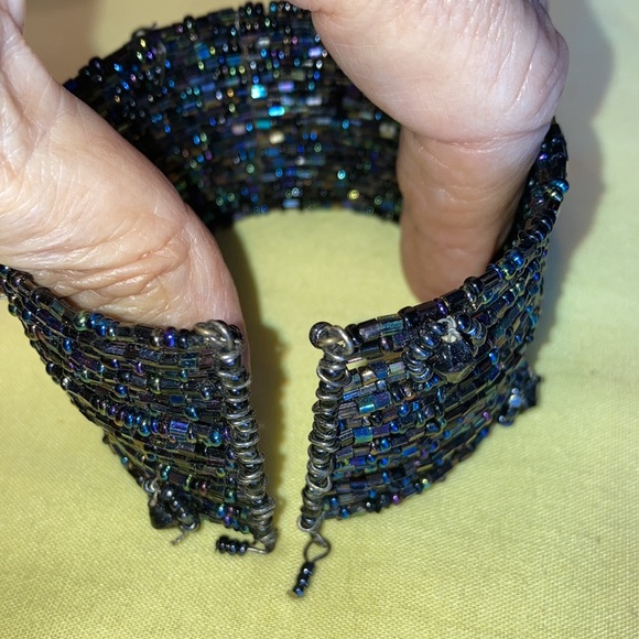 WRAP AROUND BRACELET w/many blk mop beads, fits 8” wrist.    $25 - Picture 2 of 6